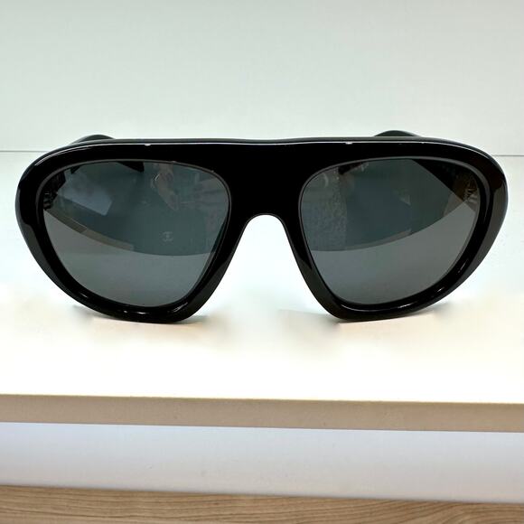New PRADA Sunglasses - Picture 4 of 9